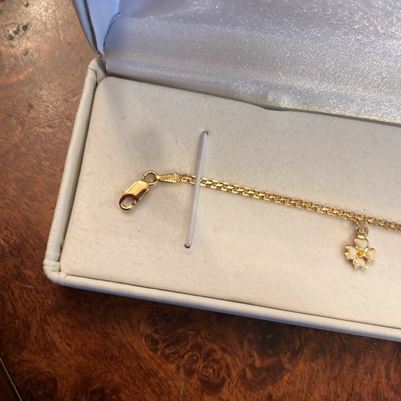10k yellow gold flower charm bracelet 7 in.ladies yellow white flowers REAL GOLD - Picture 3 of 6